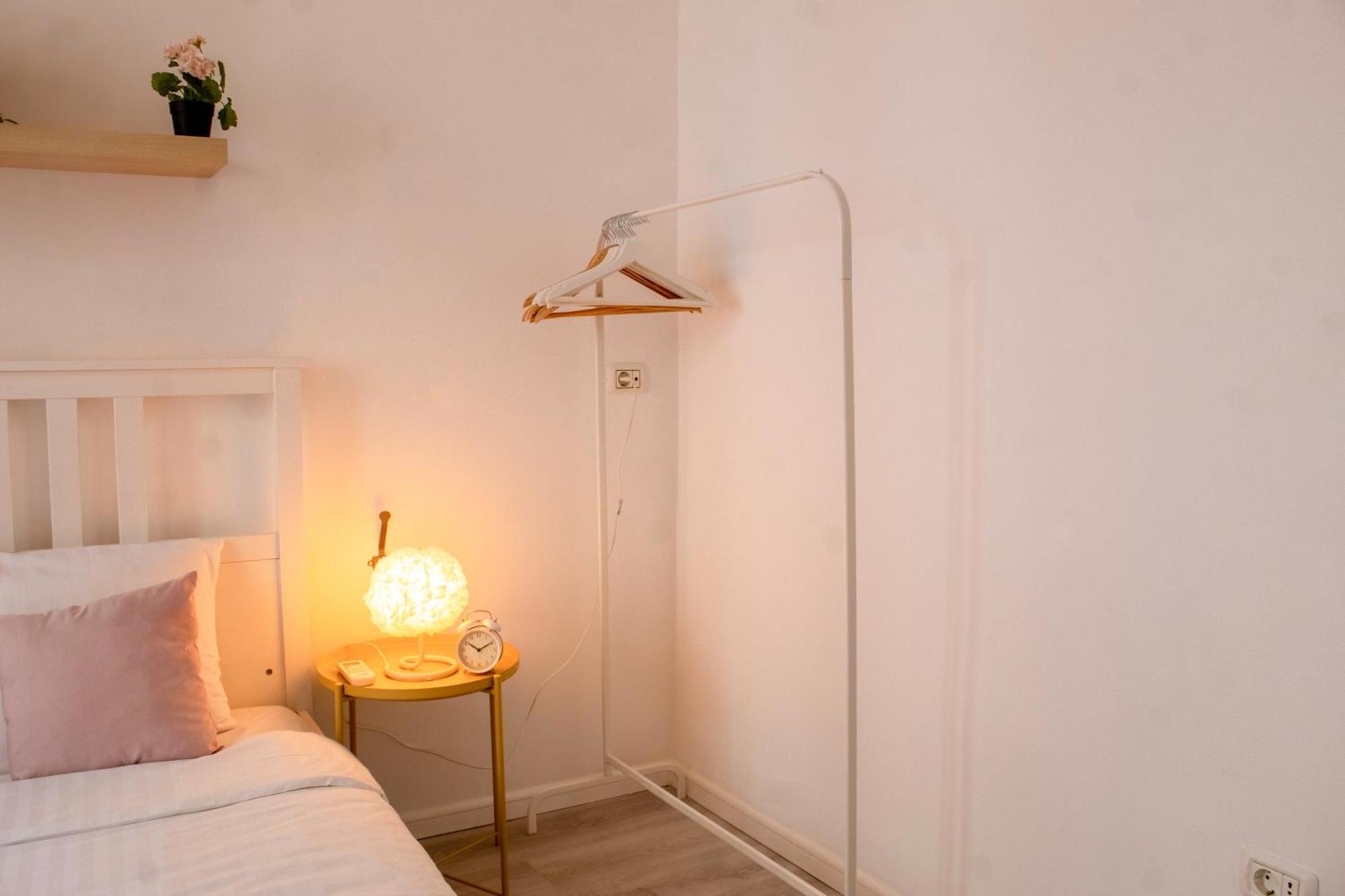 Domus Old Town Retreat Cozy & Central Букурещ Екстериор снимка