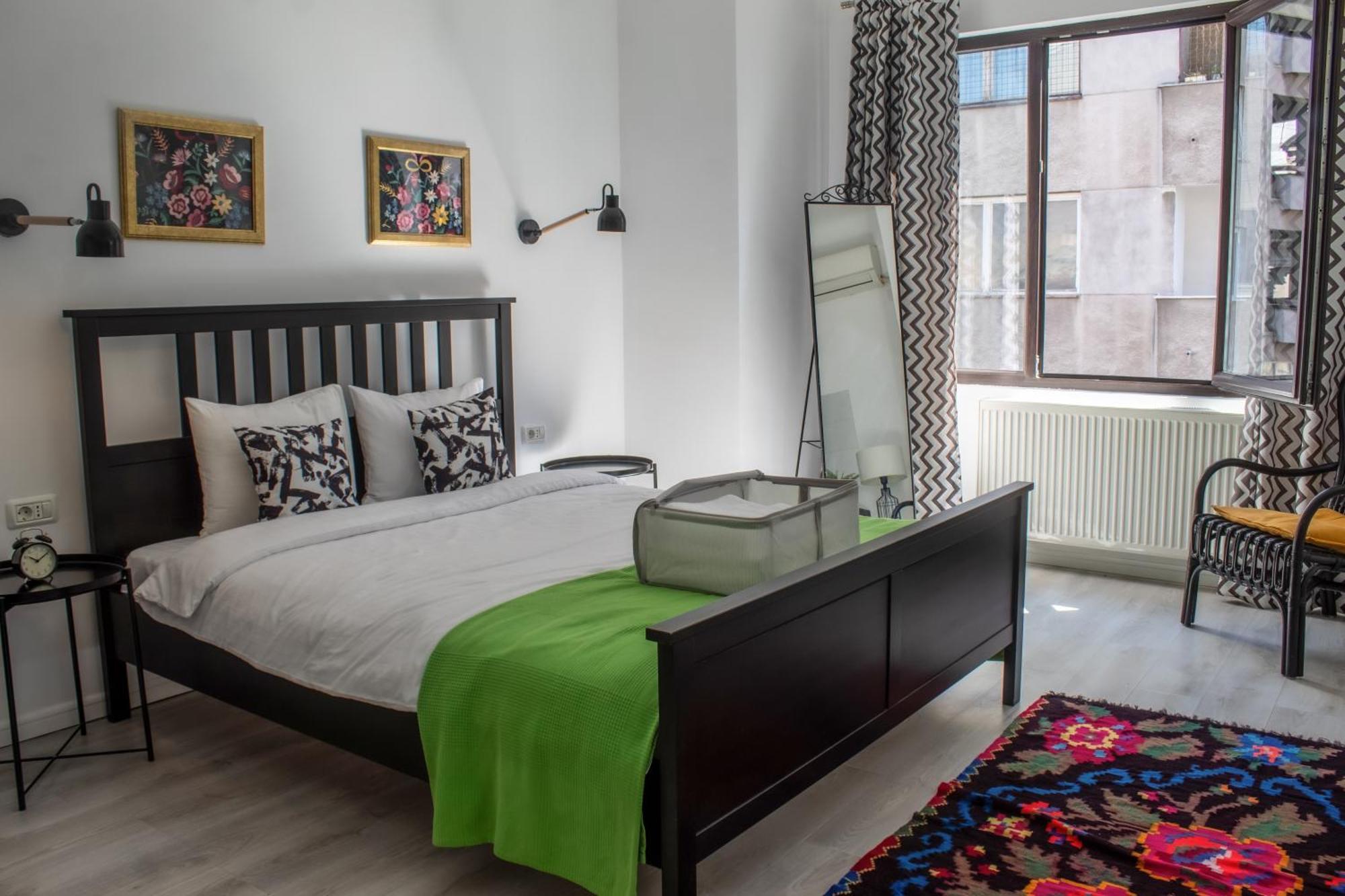 Domus Old Town Retreat Cozy & Central Букурещ Екстериор снимка